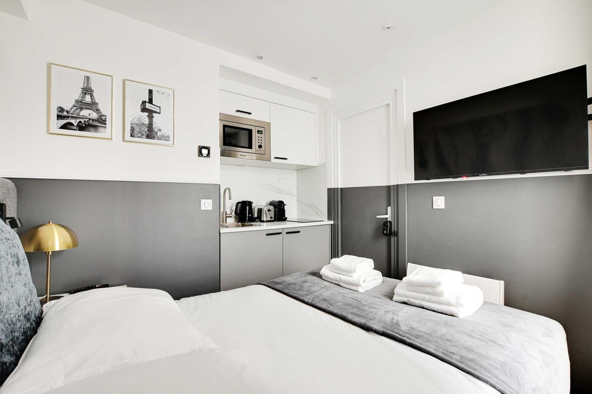 Comfort For 2P With A-C - Near Montmartre ปารีส ภายนอก รูปภาพ
